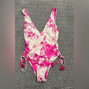 Dolce Vita Tie Dye One Piece Magenta Pink Swimsuit with tassels Size Small